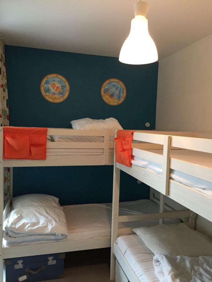 Voeten In Het Zand * Ostend